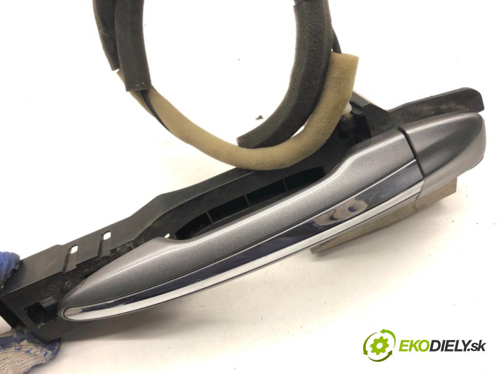 INFINITI Q50 sedan 2014 268 kW 50 Hybrid AWD 3498 Kľučka vonkajšia pravy zad