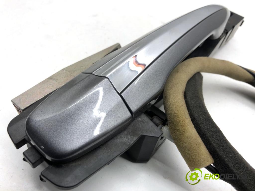 INFINITI Q50 sedan 2014 268 kW 50 Hybrid AWD 3498 Kľučka vonkajšia pravy zad