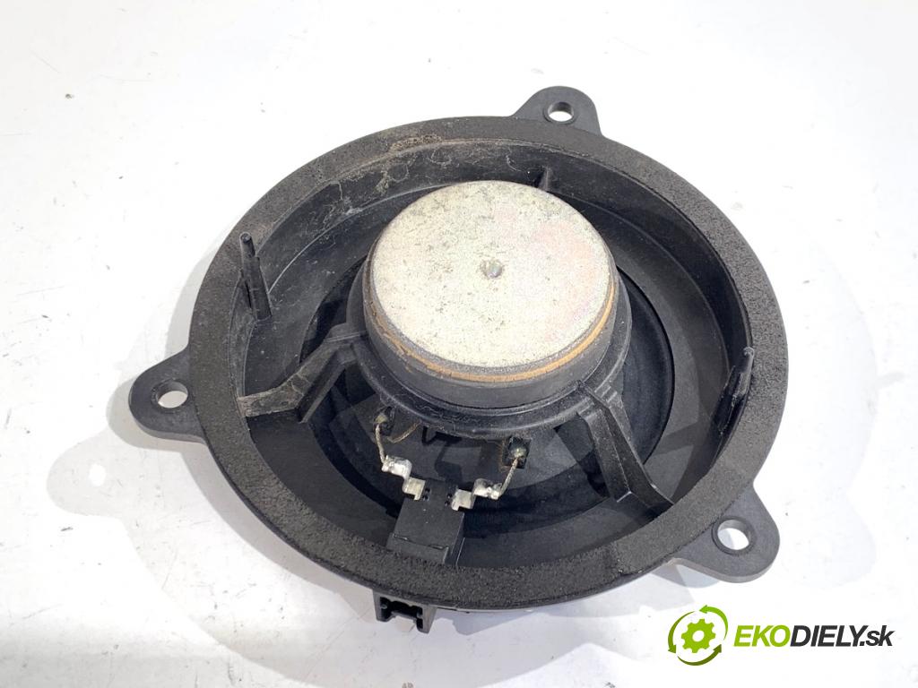 INFINITI Q50 sedan 2014 268 kW 50 Hybrid AWD 3498 reproduktory 281504GA1A 281504GA0A