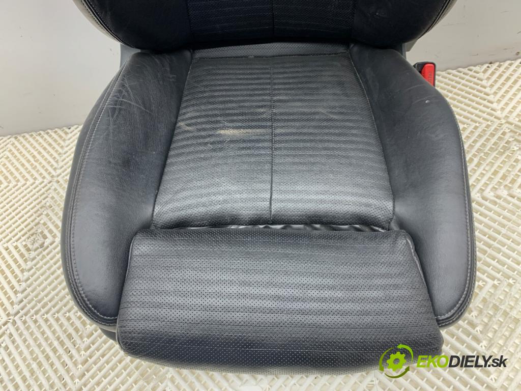 INFINITI Q50 sedan 2014 268 kW 50 Hybrid AWD 3498 Sedadlo pravy predný