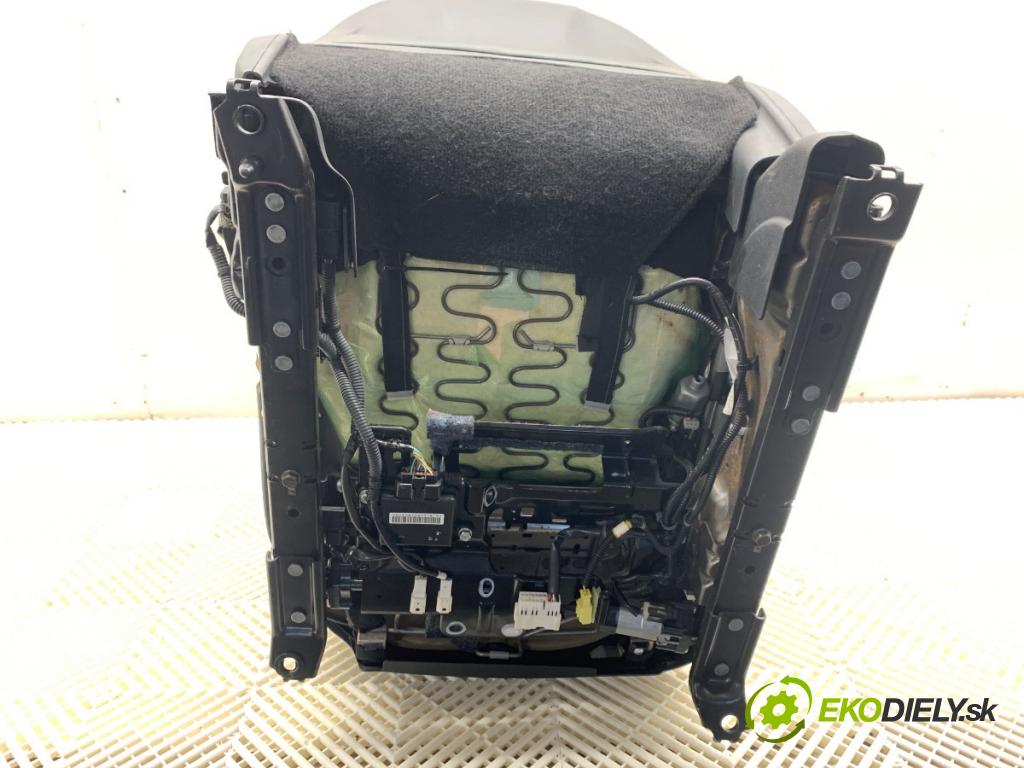 INFINITI Q50 sedan 2014 268 kW 50 Hybrid AWD 3498 Sedadlo pravy predný