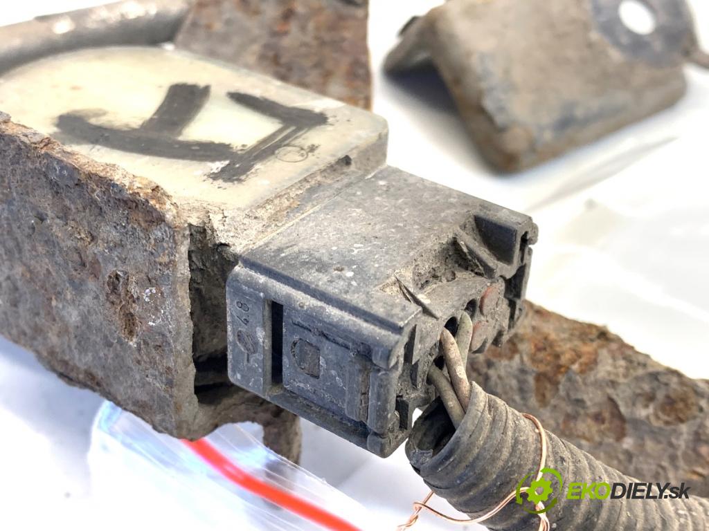 INFINITI Q50 sedan 2014 268 kW 50 Hybrid AWD 3498 Snímač XENON zad ľavy