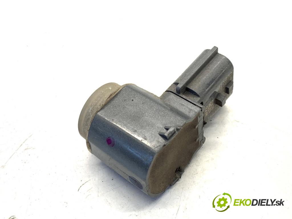 INFINITI Q50 sedan 2014 268 kW 50 Hybrid AWD 3498 Snímač PDC 284384BA5A