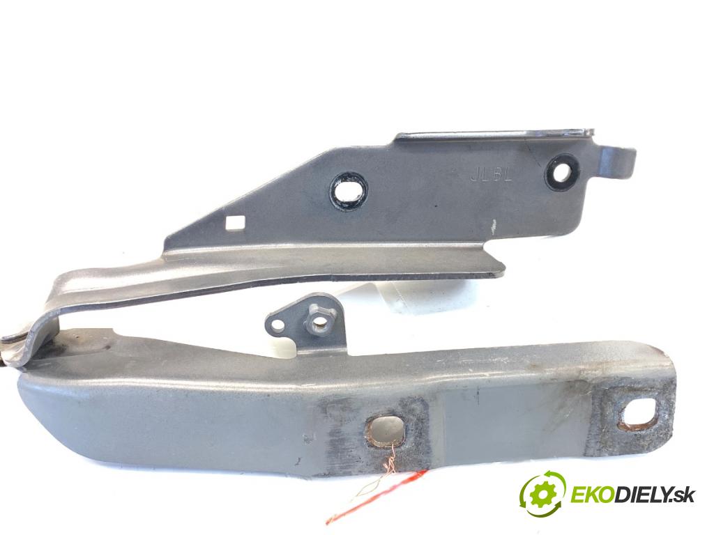 INFINITI Q50 sedan 2014 268 kW 50 Hybrid AWD 3498 závěs kapoty levý přední část