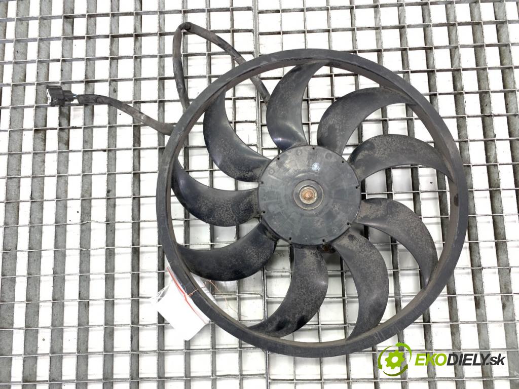 INFINITI Q50 sedan 2014 268 kW 50 Hybrid AWD 3498 ventilátor klimatizace  (Ventilátor chladiče klimatizace)