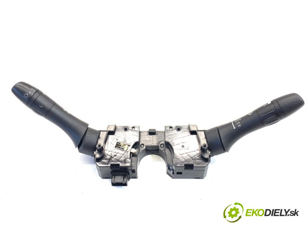 INFINITI Q50 sedan 2014 268 kW 50 Hybrid AWD 3498 Prepínač kombinovaný  (Prepínacie páčky pod volantom)