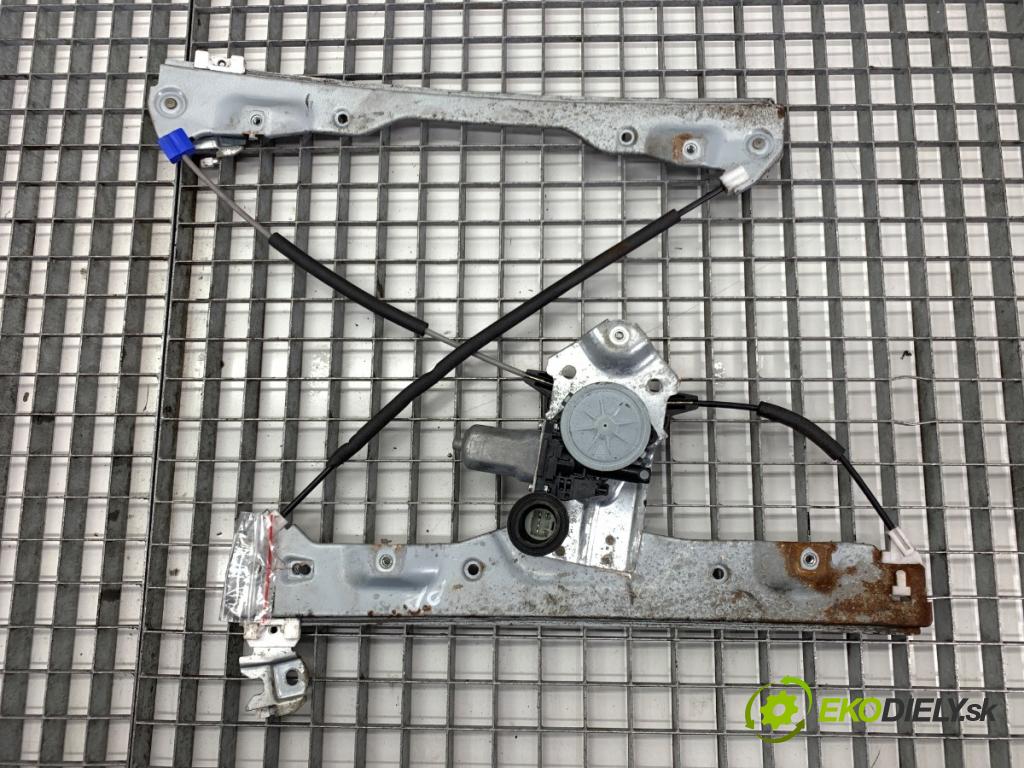 INFINITI Q50 sedan 2014 268 kW 50 Hybrid AWD 3498 mechanismus okna pravý přední část 807304GA1A