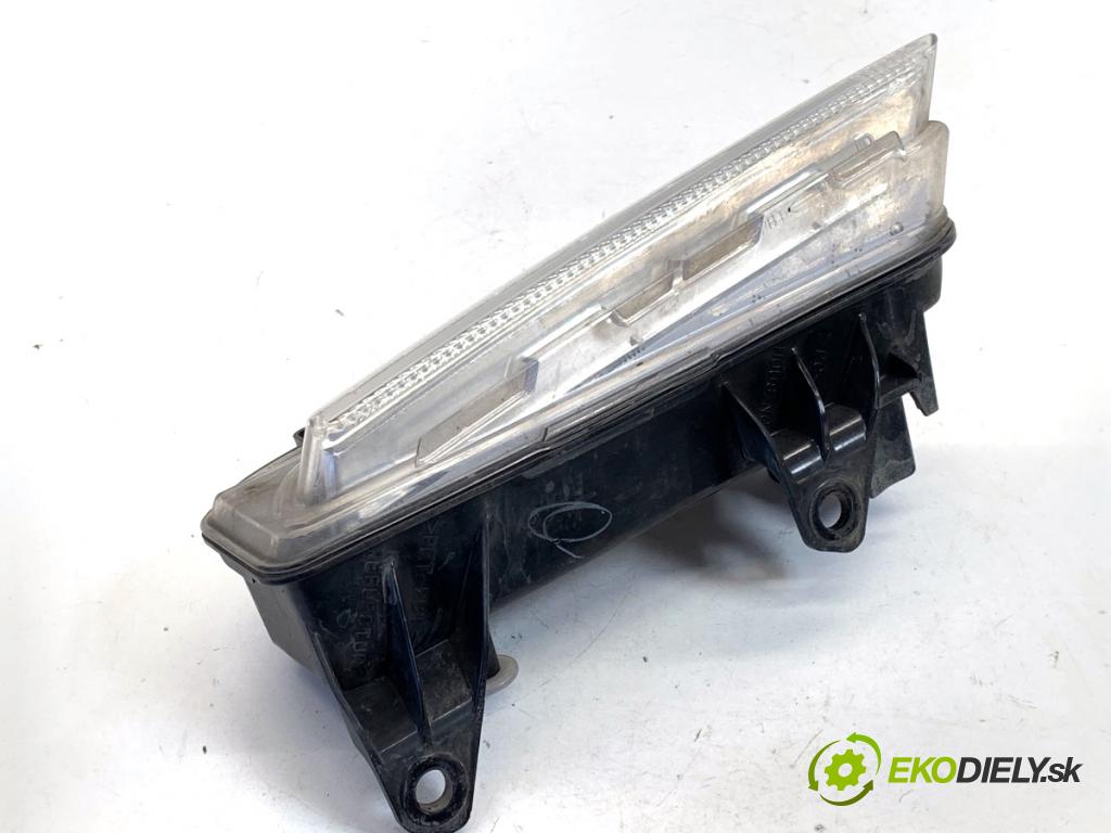 INFINITI Q50 sedan 2014 268 kW 50 Hybrid AWD 3498 Svetlo DRL: pravy predný