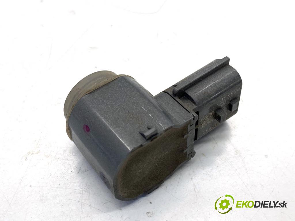 INFINITI Q50 sedan 2014 268 kW 50 Hybrid AWD 3498 Snímač PDC 284384BA5A