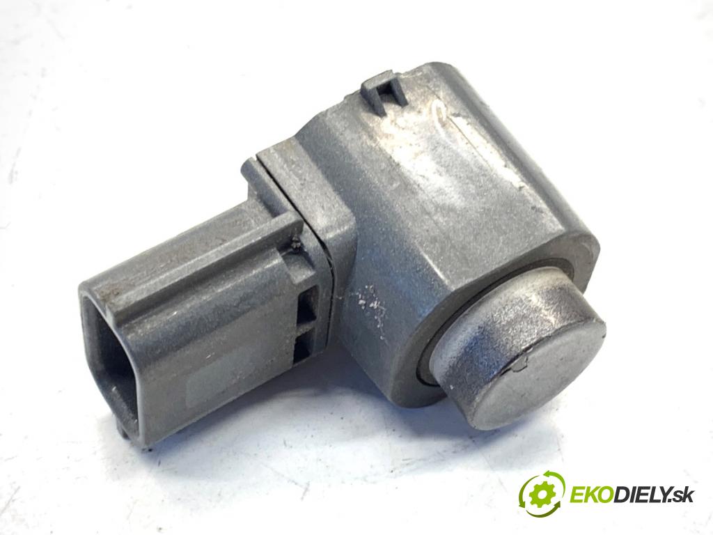 INFINITI Q50 sedan 2014 268 kW 50 Hybrid AWD 3498 Snímač PDC 284384BA5A