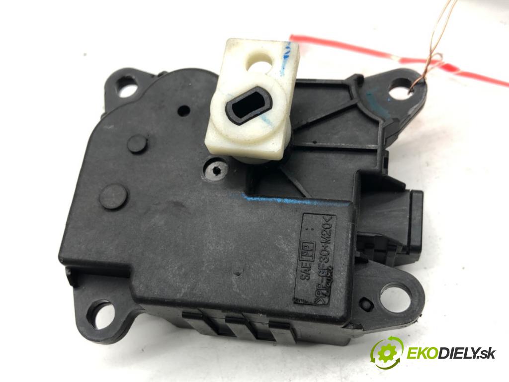 INFINITI Q50 sedan 2014 268 kW 50 Hybrid AWD 3498 motor topení 277324GA0A