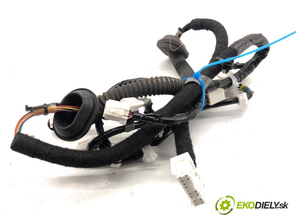 INFINITI Q50 sedan 2014 268 kW 50 Hybrid AWD 3498 Káblovačka dverí kufra zad