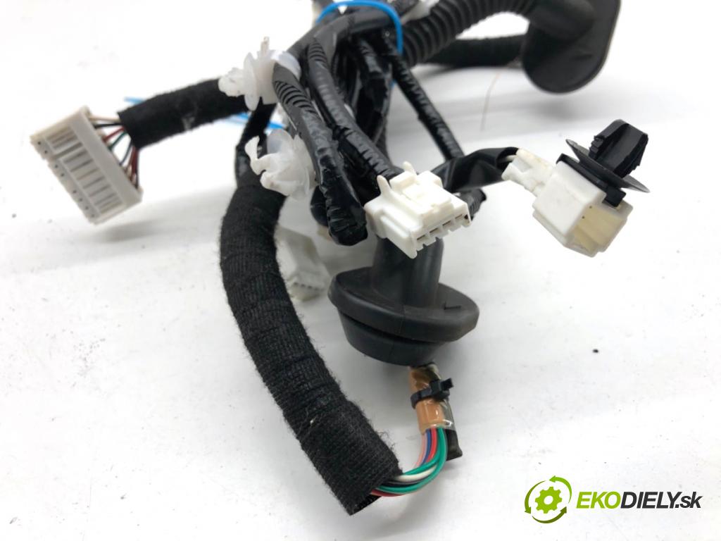 INFINITI Q50 sedan 2014 268 kW 50 Hybrid AWD 3498 Káblovačka dverí kufra zad