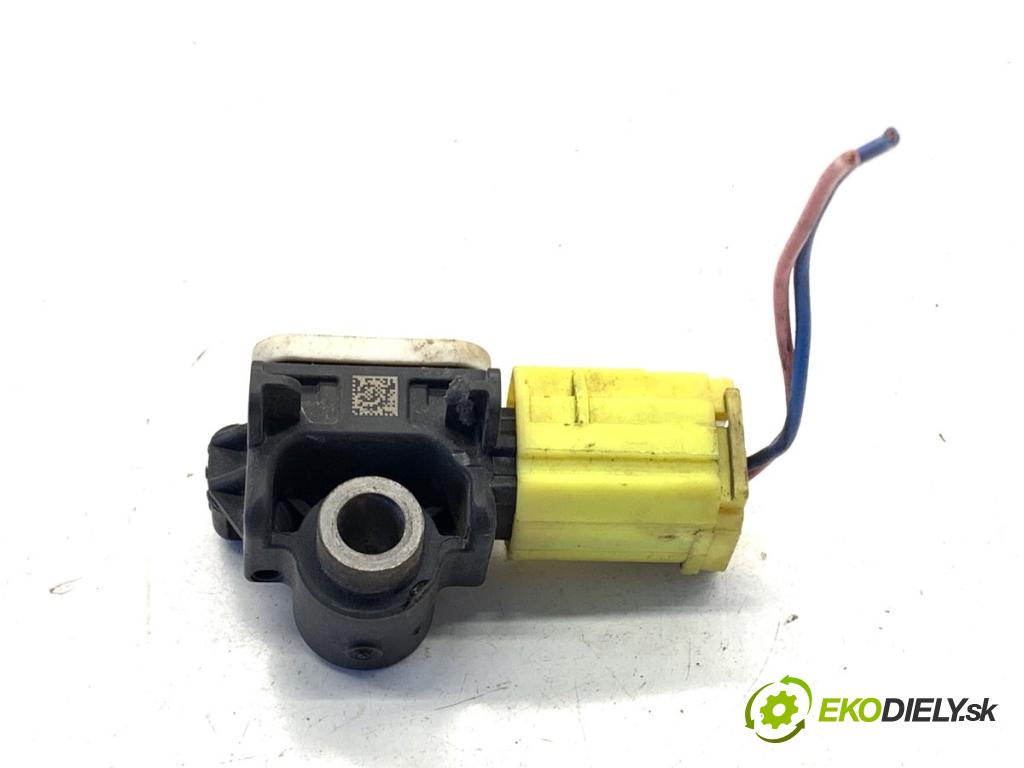 INFINITI Q50 sedan 2014 268 kW 50 Hybrid AWD 3498 Snímač nárazu 985813JA0A (Snímač nárazu)