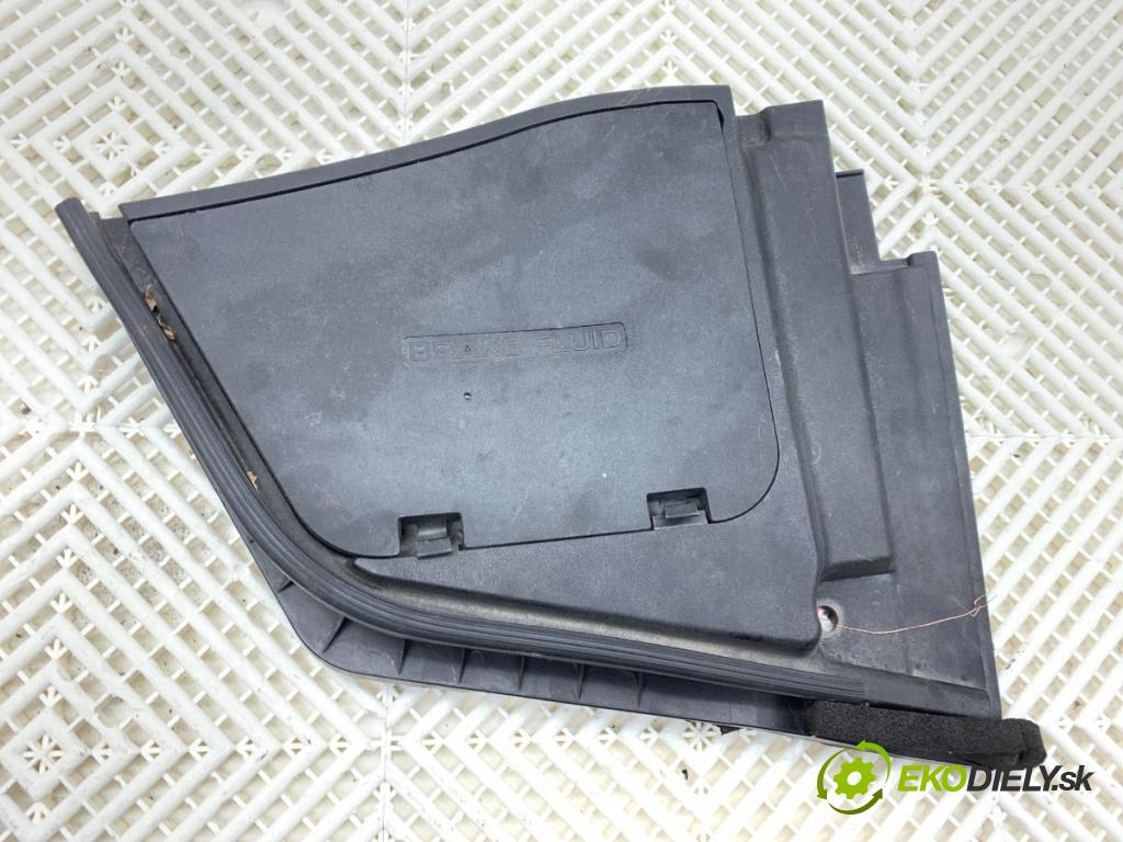 INFINITI Q50 sedan 2014 268 kW 50 Hybrid AWD 3498 clona torpédo plast pod čelní okno levé 64895-4GF0A