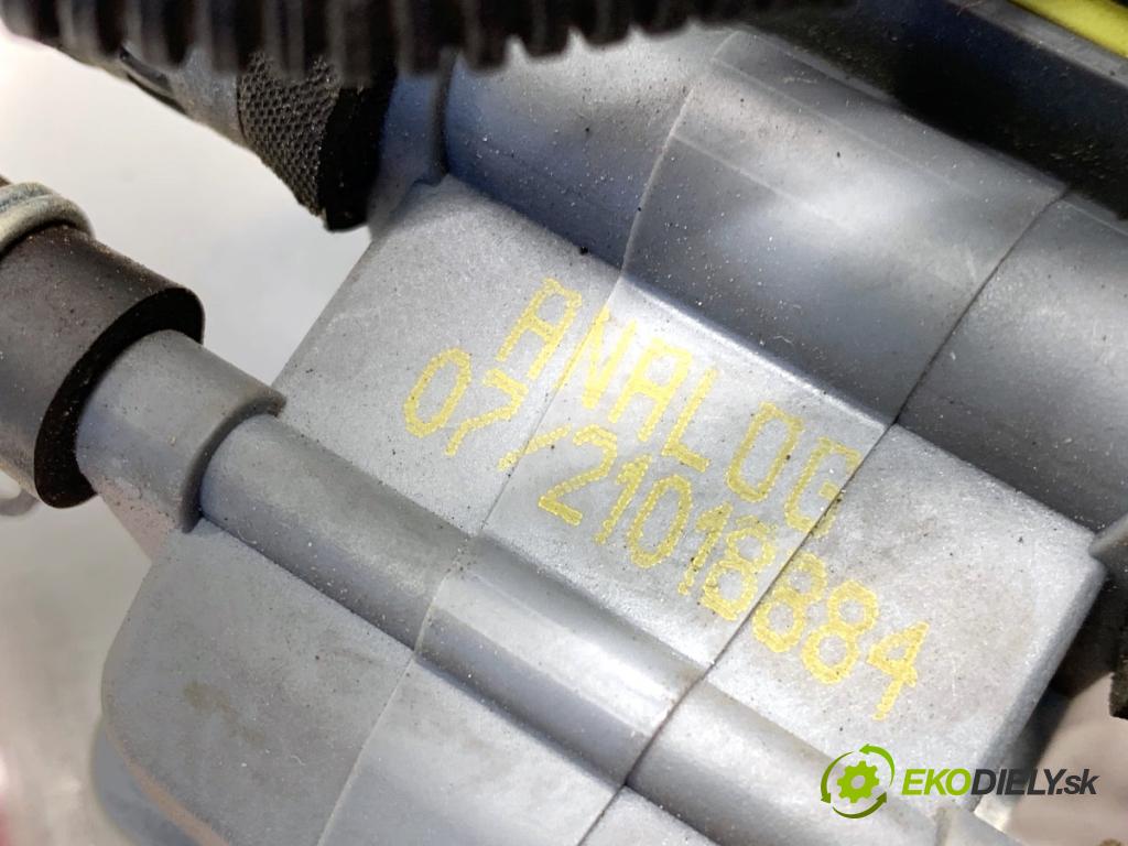 INFINITI Q50 sedan 2014 268 kW 50 Hybrid AWD 3498 Snímač tlaku LPG 67R-013971