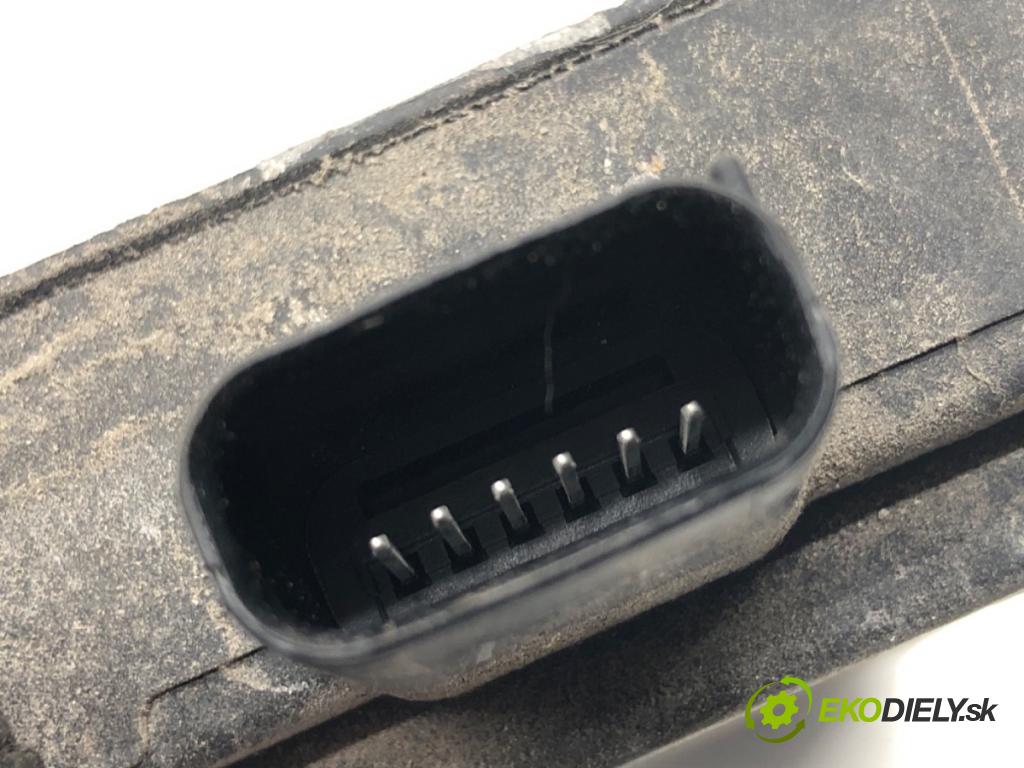 INFINITI Q50 sedan 2014 268 kW 50 Hybrid AWD 3498 snímač MRTVÍ klapka RADAR: 284K0-3JA2C