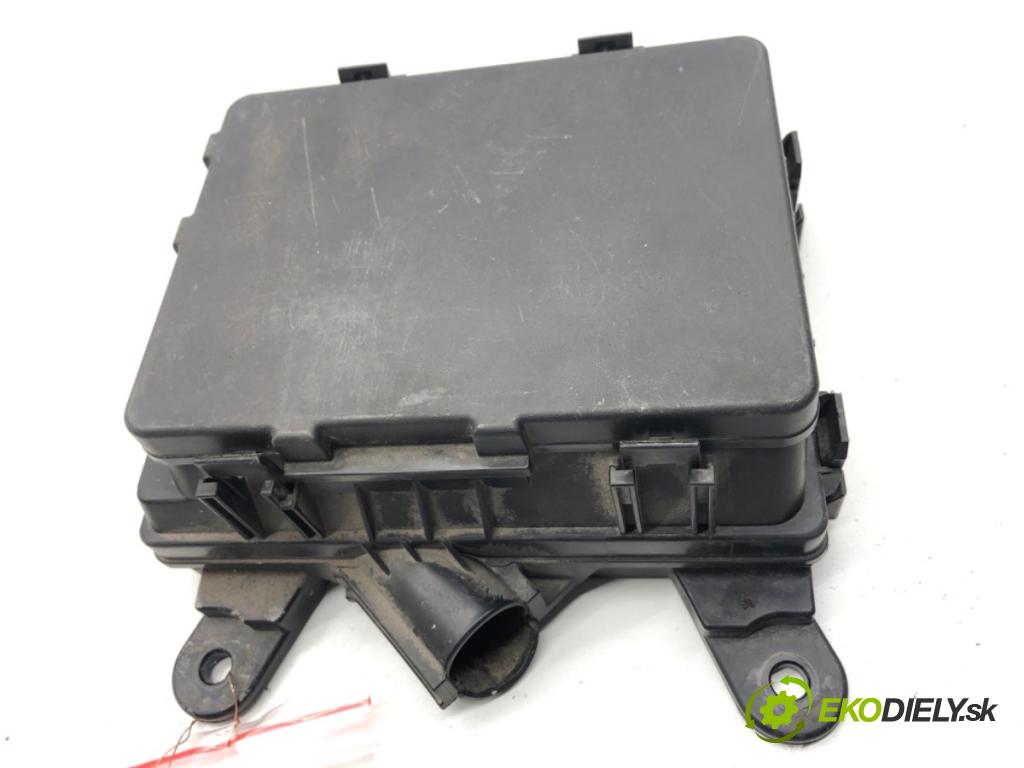 INFINITI Q50 sedan 2014 268 kW 50 Hybrid AWD 3498 skříňka poistková 284B94GA0A (Pojistková skříňka)