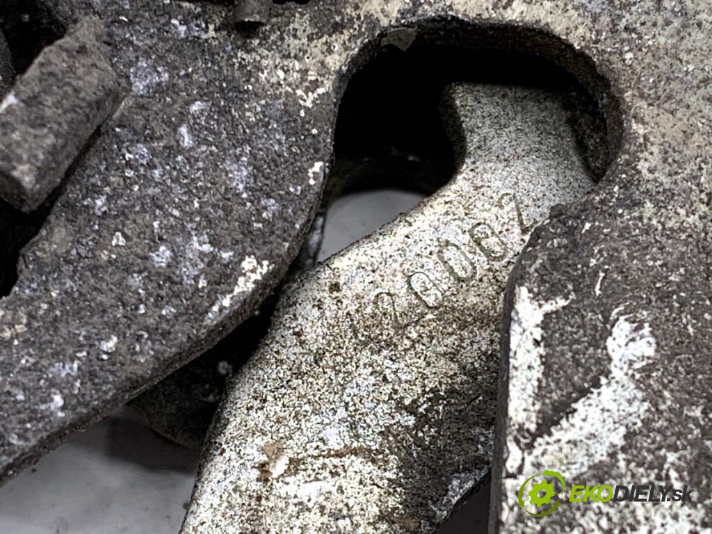 CITROEN DS5 liftback 2012 120 kW 2.0 HDi 165 1997 zámok kapoty přední část 9687538080