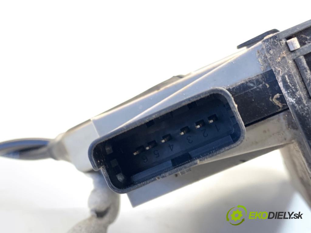 CITROEN DS5 liftback 2012 120 kW 2.0 HDi 165 1997 zámok Dvere pravy zad 968691960