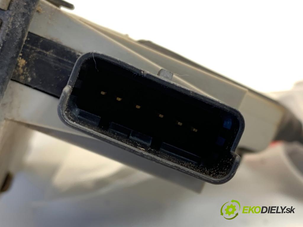 CITROEN DS5 liftback 2012 120 kW 2.0 HDi 165 1997 zámok Dvere ľavy zad 968691970