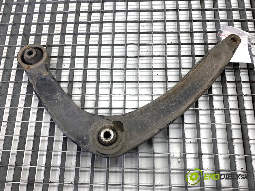 CITROEN DS5 liftback 2012 120 kW 2.0 HDi 165 1997 rameno pravý přední část