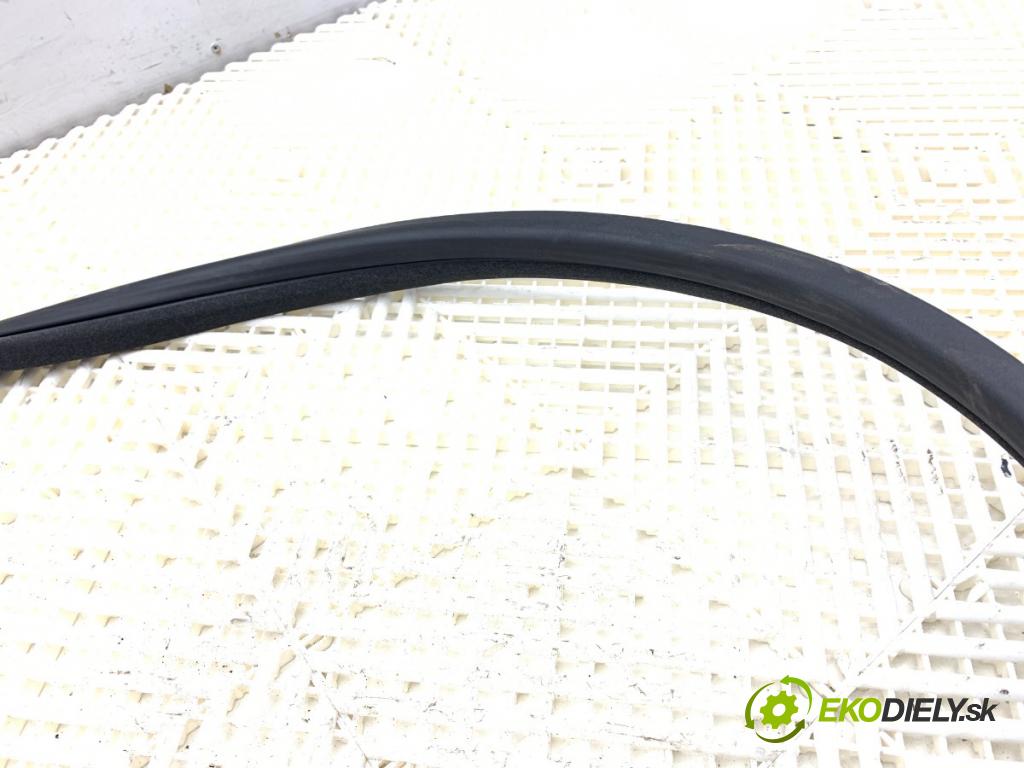 CITROEN DS5 liftback 2012 120 kW 2.0 HDi 165 1997 tesnenie Dvere predný pravá