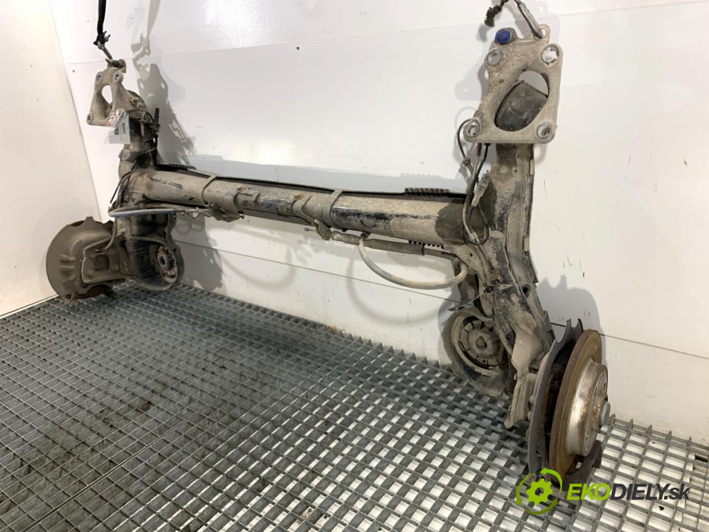 CITROEN DS5 liftback 2012 120 kW 2.0 HDi 165 1997 Výstuha zad