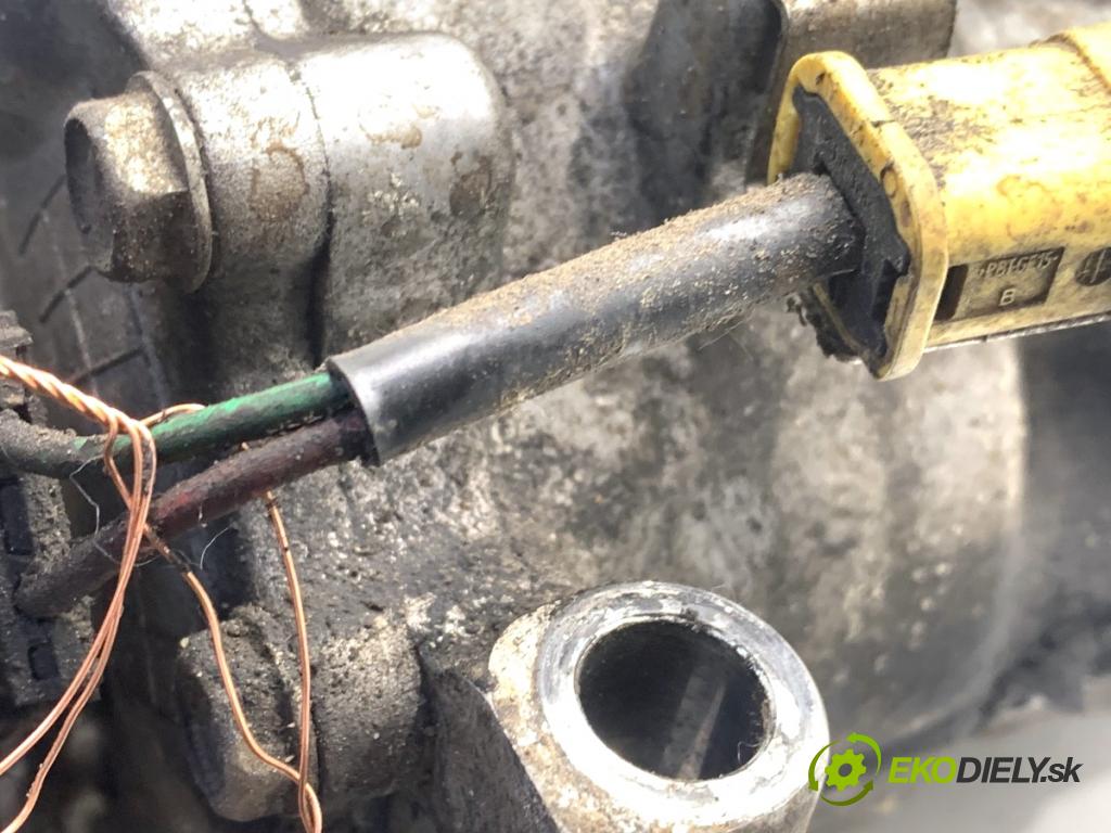 CITROEN DS5 liftback 2012 120 kW 2.0 HDi 165 1997 Kompresor klimatizácie 9671451180 (Kompresor klimatizácie)