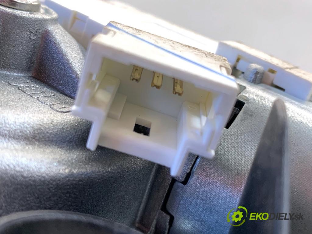 CITROEN DS5 liftback 2012 120 kW 2.0 HDi 165 1997 Motor stieračov zad 9680477480