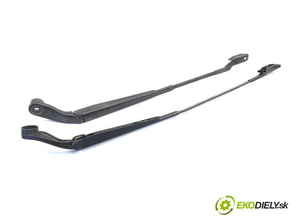 CITROEN DS5 liftback 2012 120 kW 2.0 HDi 165 1997 Rameno stierače predný 