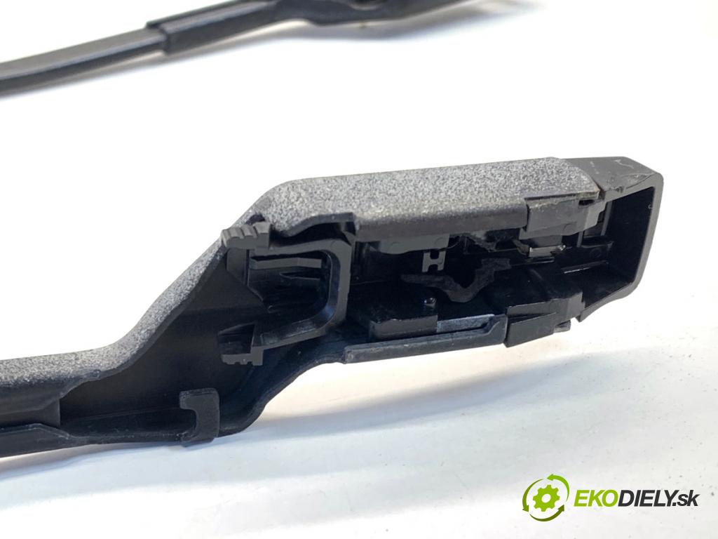 CITROEN DS5 liftback 2012 120 kW 2.0 HDi 165 1997 Rameno stierače predný