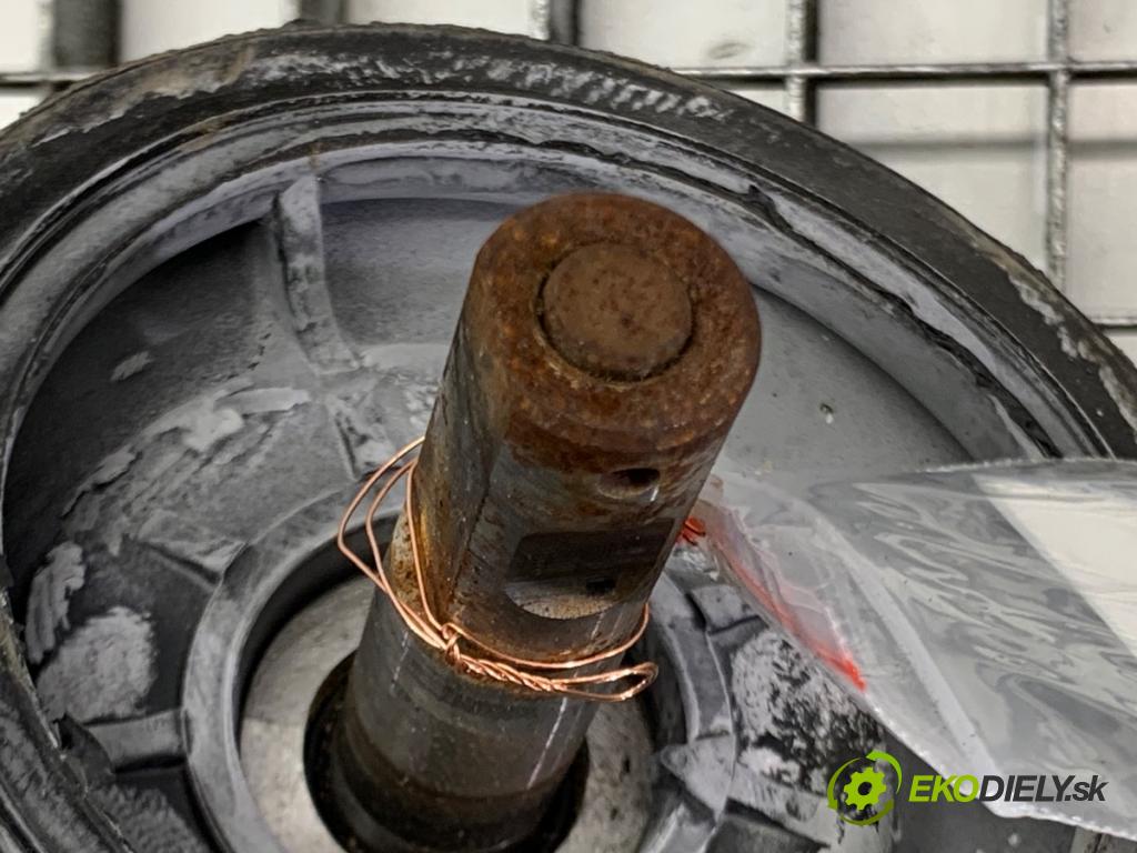 CITROEN DS5 liftback 2012 120 kW 2.0 HDi 165 1997 řízení volantu řízení 6820000084