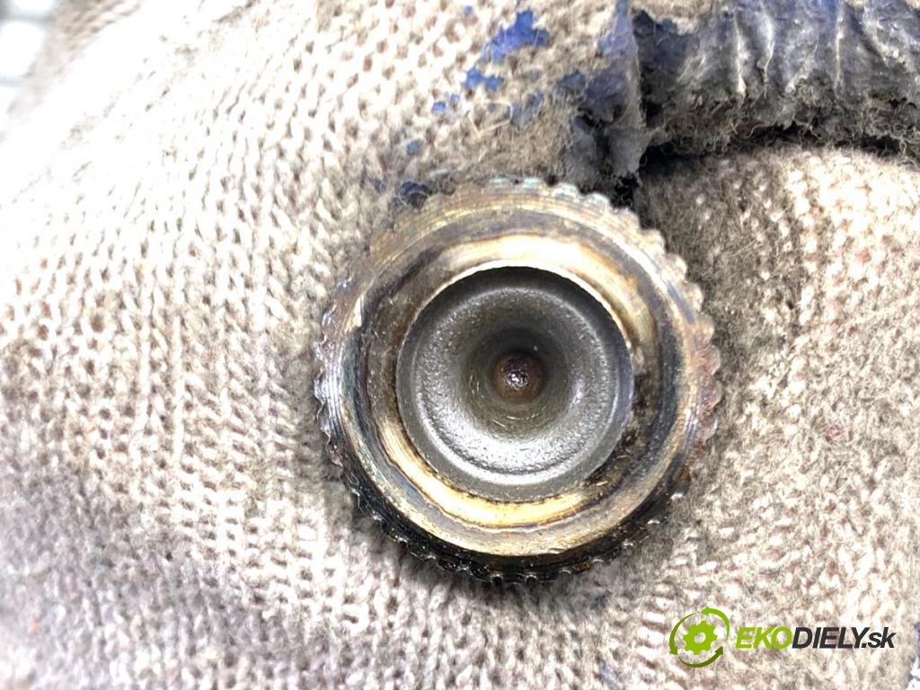 CITROEN DS5 liftback 2012 120 kW 2.0 HDi 165 1997 poloos levý přední část 9687854580