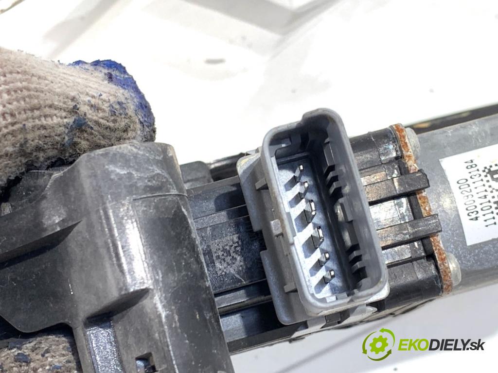 CITROEN DS5 liftback 2012 120 kW 2.0 HDi 165 1997 mechanismus okna pravý přední část