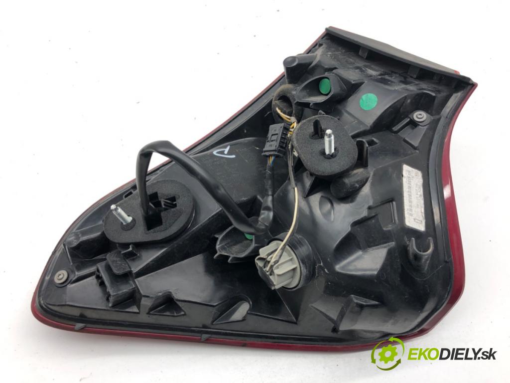 CITROEN DS5 liftback 2012 120 kW 2.0 HDi 165 1997 Svetlo pravy zad 9803167780