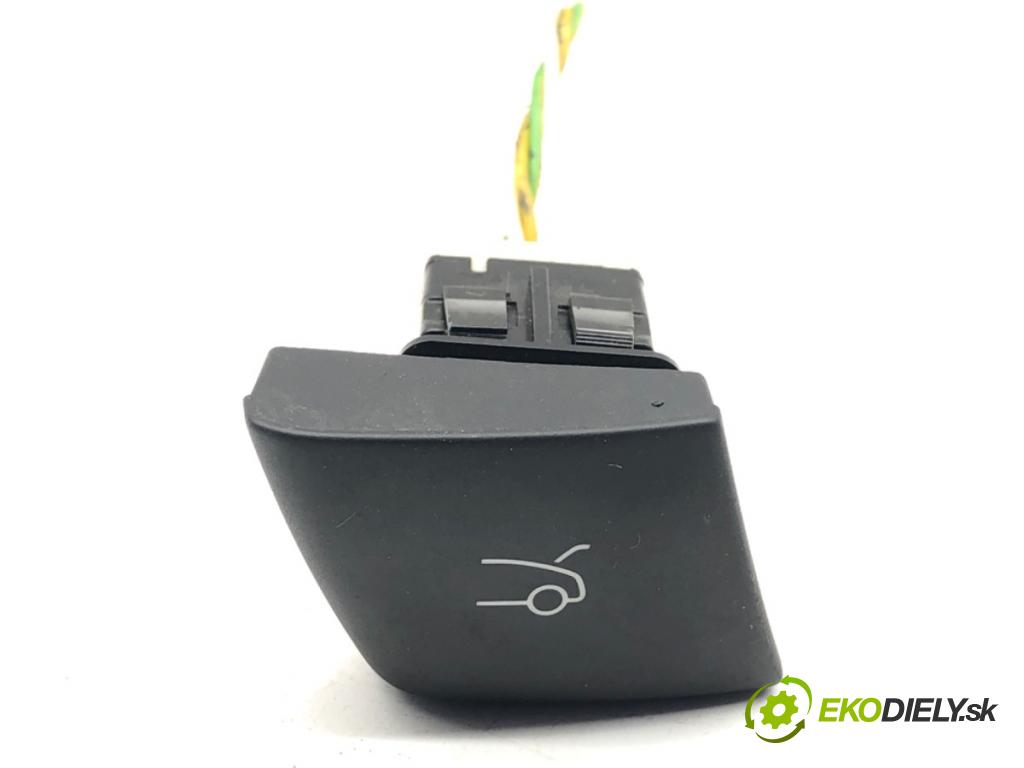 CITROEN DS5 liftback 2012 120 kW 2.0 HDi 165 1997 klika dveří zadní část 96665447ZD