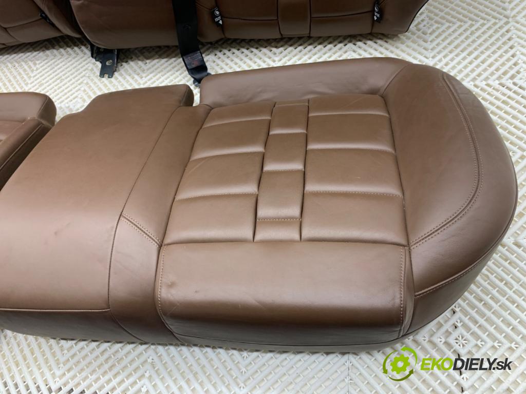 CITROEN DS5 liftback 2012 120 kW 2.0 HDi 165 1997 Sedadlo druhý rad