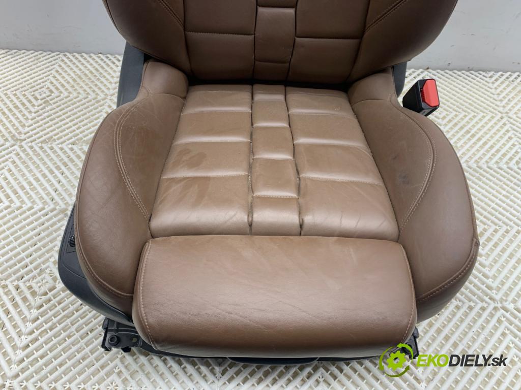 CITROEN DS5 liftback 2012 120 kW 2.0 HDi 165 1997 Sedadlo pravy predný