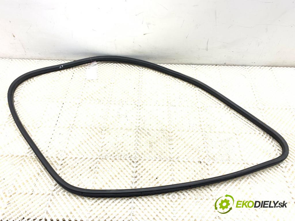 CITROEN DS5 liftback 2012 120 kW 2.0 HDi 165 1997 tesnenie Dvere predný ľavá strana 