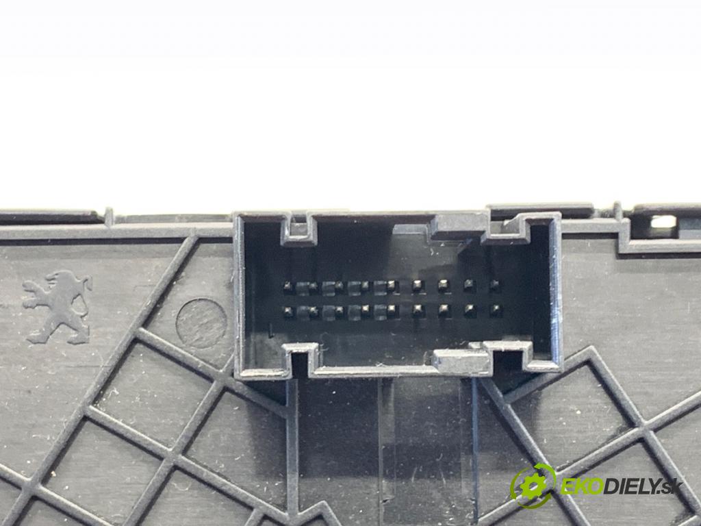 CITROEN DS5 liftback 2012 120 kW 2.0 HDi 165 1997 Panel oken PANORAMY střešního okna rolety 96785850ZD