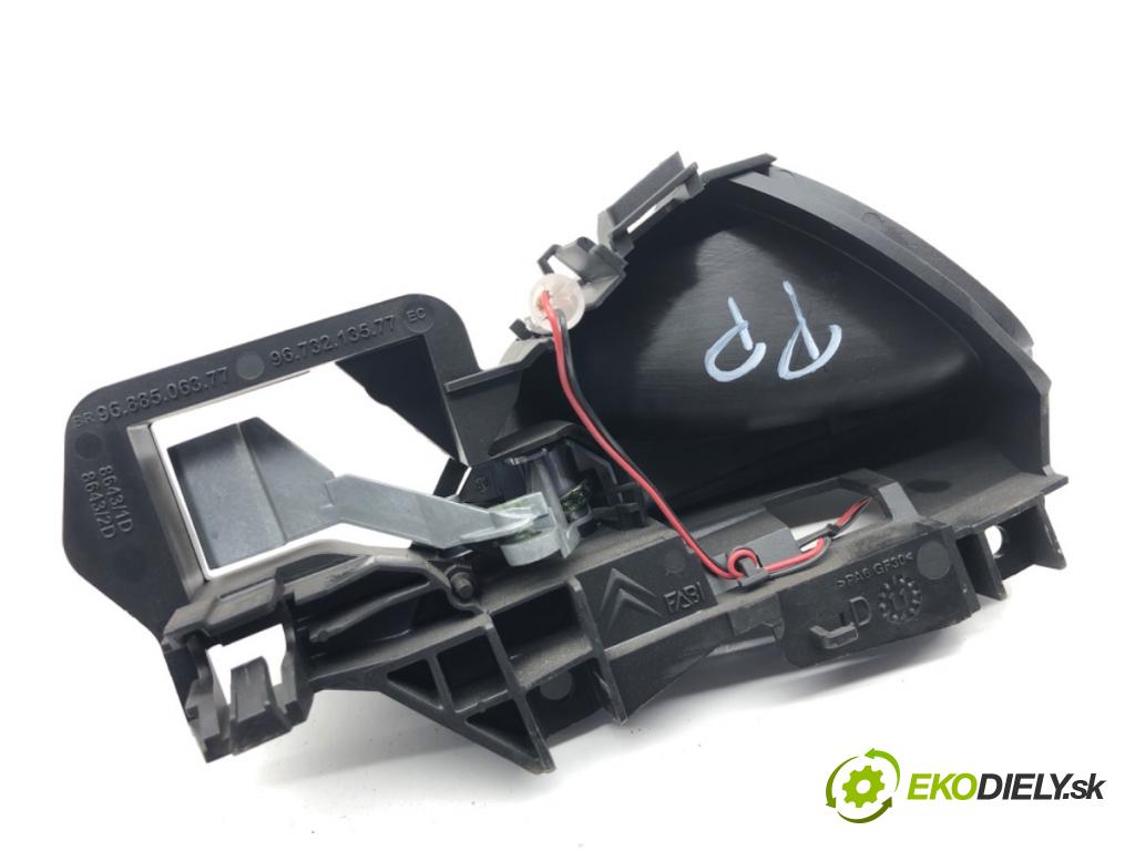 CITROEN DS5 liftback 2012 120 kW 2.0 HDi 165 1997 klika vnitřní pravý přední část 9688506377