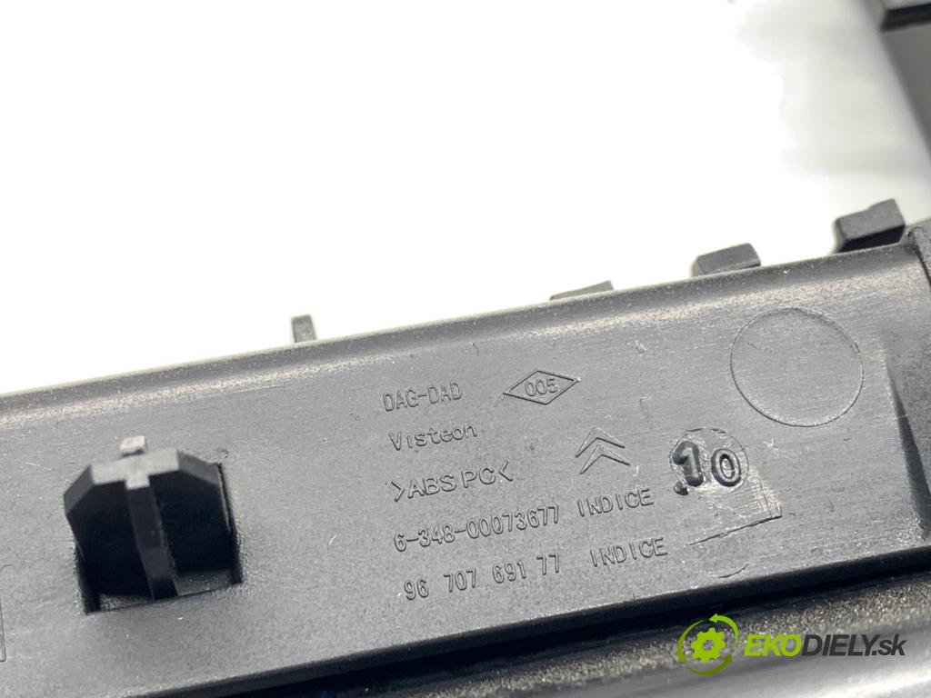 CITROEN DS5 liftback 2012 120 kW 2.0 HDi 165 1997 kryt TUNEL: středového 9670769177