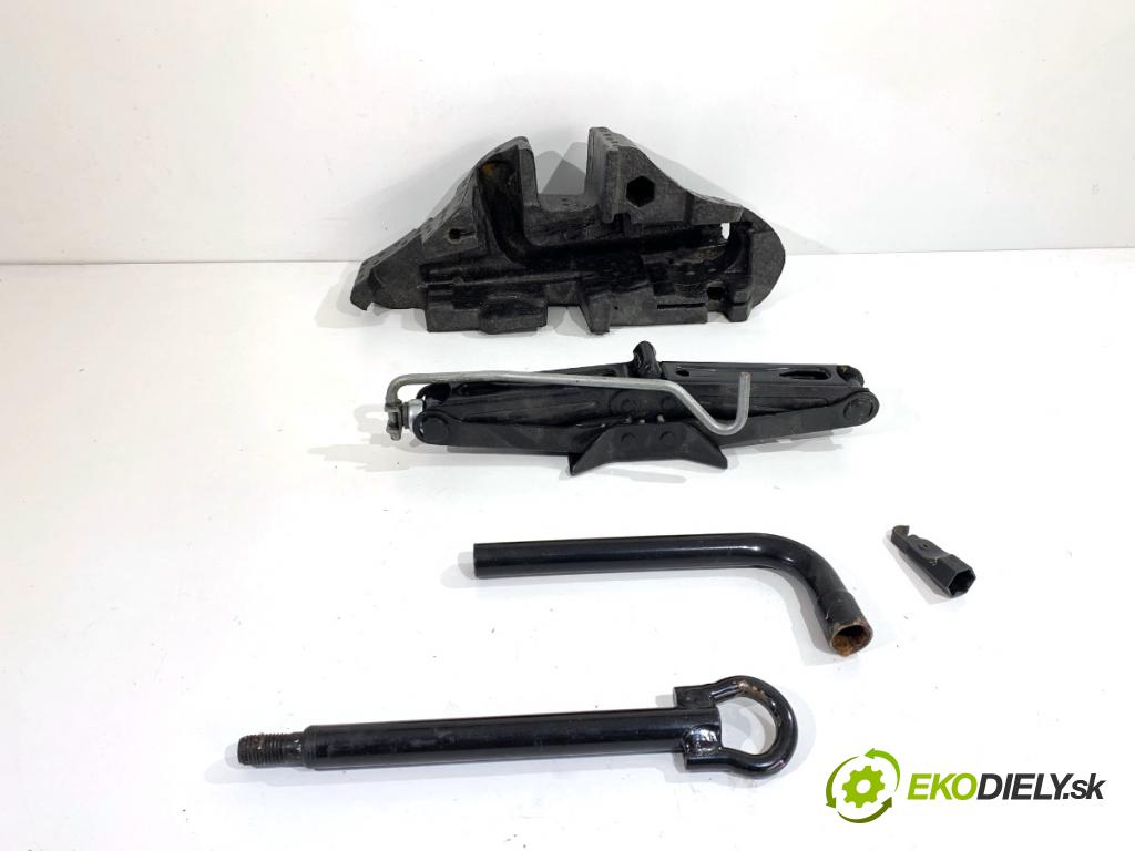 RENAULT MEGANE III liftback 2015 70 kW 1.5 dCi (BZ1G, BZ1W, BZ0R) 1461 Súprava náradia 995040009R