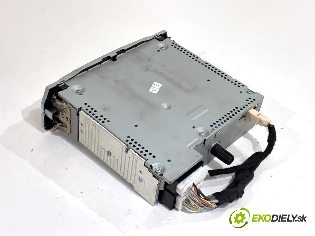 RENAULT MEGANE III liftback 2015 70 kW 1.5 dCi (BZ1G, BZ1W, BZ0R) 1461 RADIO 281153992R (Audio zařízení)