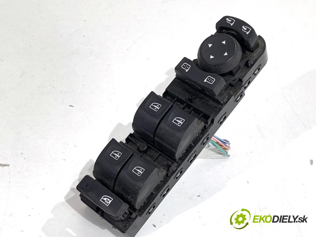 RENAULT MEGANE III liftback 2015 70 kW 1.5 dCi (BZ1G, BZ1W, BZ0R) 1461 přepínač oken  (Páčky pod volantem)