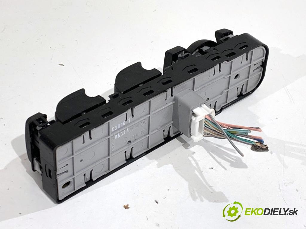 RENAULT MEGANE III liftback 2015 70 kW 1.5 dCi (BZ1G, BZ1W, BZ0R) 1461 přepínač oken  (Páčky pod volantem)