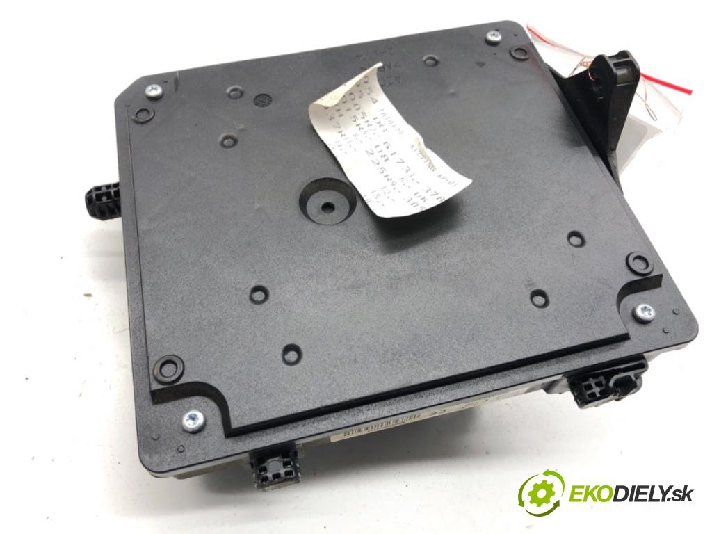 RENAULT MEGANE III liftback 2015 70 kW 1.5 dCi (BZ1G, BZ1W, BZ0R) 1461 modul BCM 284B18225R (Řídící jednotka ostatní)