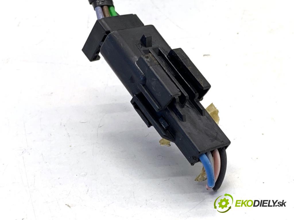 RENAULT MEGANE III liftback 2015 70 kW 1.5 dCi (BZ1G, BZ1W, BZ0R) 1461 světlo zadní část levá strana vnitřní 265557070R (Klika dveří ostatní)