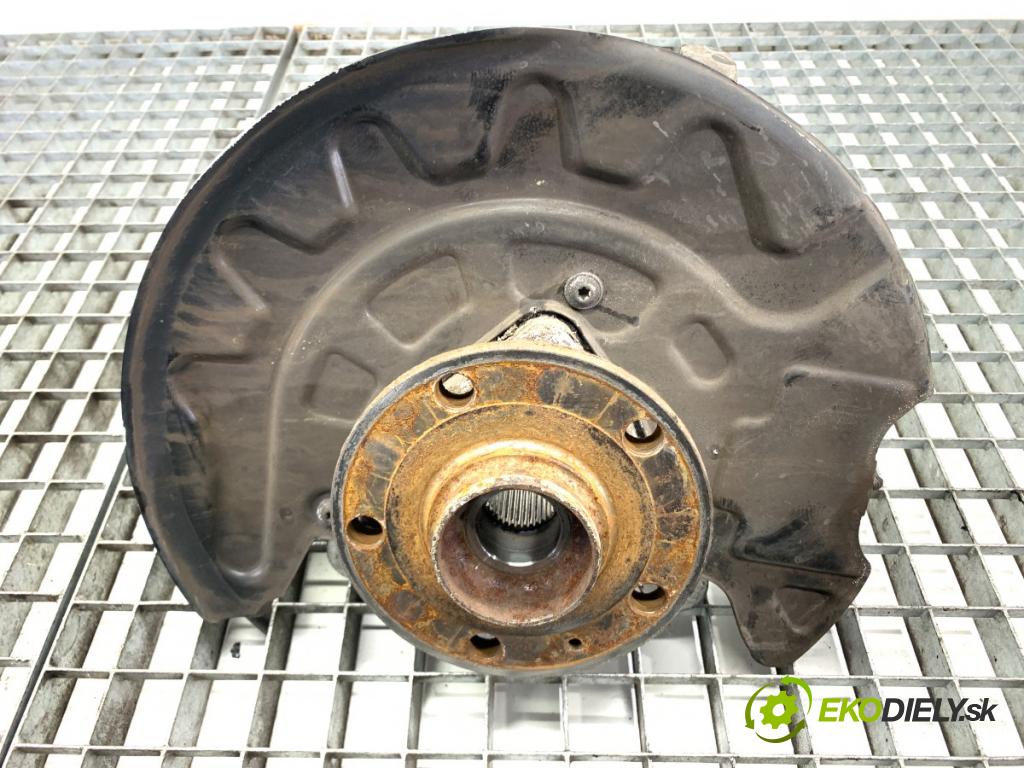 SEAT LEON III liftback 2017 132 kW 1.8 TSI 1798 náboj levý přední část 